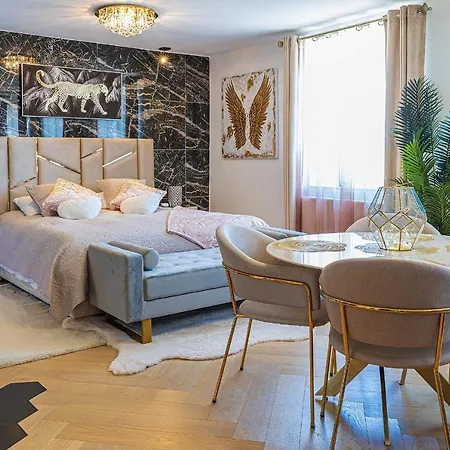 Apartmán Magnifique Loft / En Face De La Cathedrale !