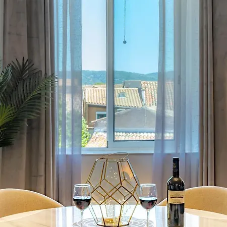 Magnifique Loft / En Face De La Cathedrale ! Apartmán *