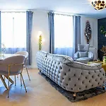 شقة Magnifique Loft / En Face De La Cathedrale ! ناربون