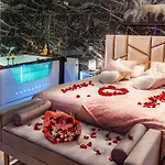 Magnifique Loft / En Face De La Cathedrale ! شقة *