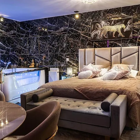 Magnifique Loft / En Face De La Cathedrale ! *
