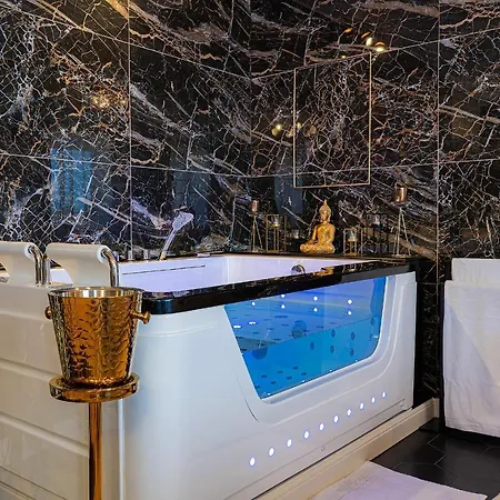 Magnifique Loft / En Face De La Cathedrale ! * Narbonne