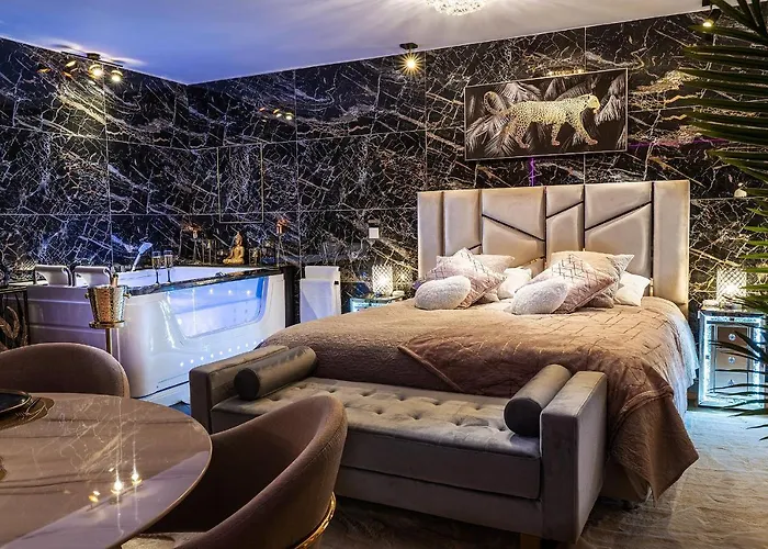 Magnifique Loft / En Face De La Cathédrale ! *